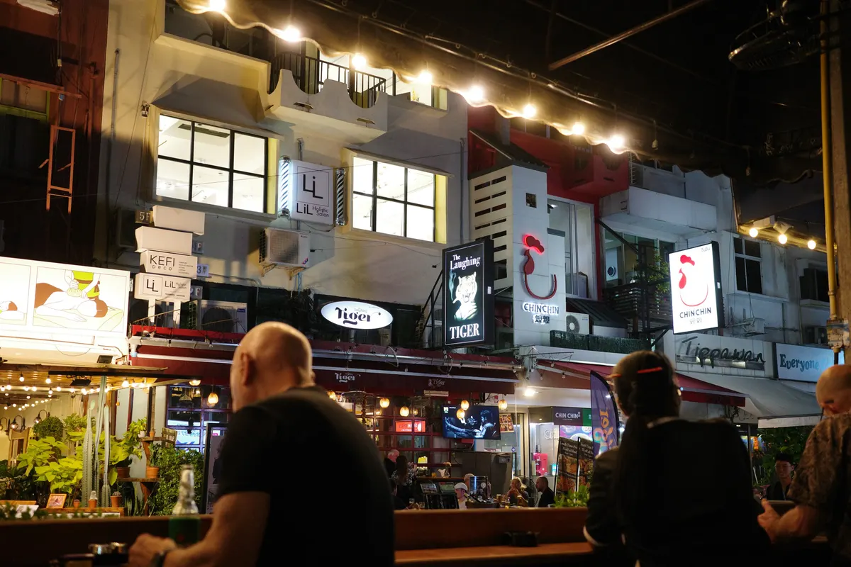 フジスーパー1号店の近く『O'Shea's Irish Pub』