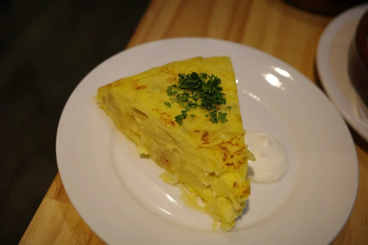 プラカノンに日系スペイン料理「JAPOLOCO SPANISH TAPAS BAR」