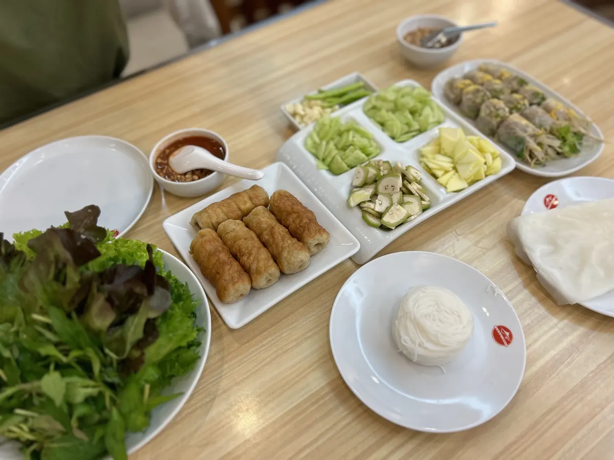 ウドーンターニー 花と食旅『タレー・ブア・デーンへ』