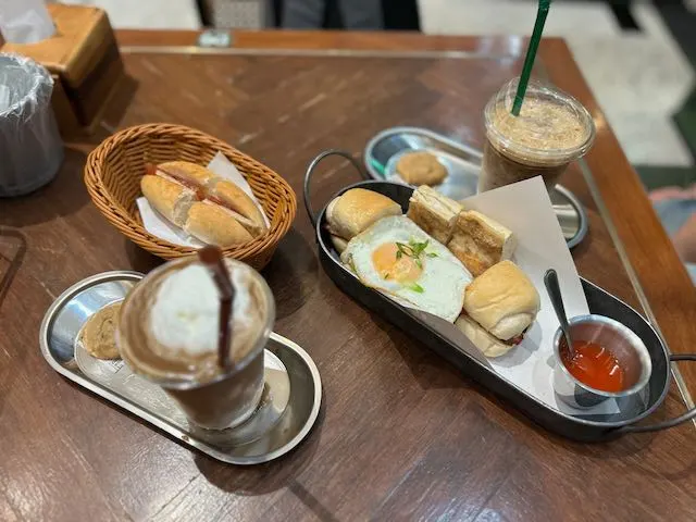 ウドーンターニー 花と食旅『タレー・ブア・デーンへ』