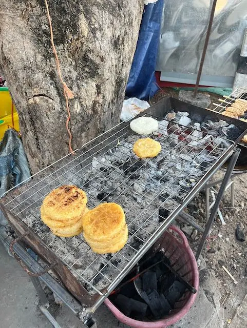 ウドーンターニー 花と食旅『タレー・ブア・デーンへ』